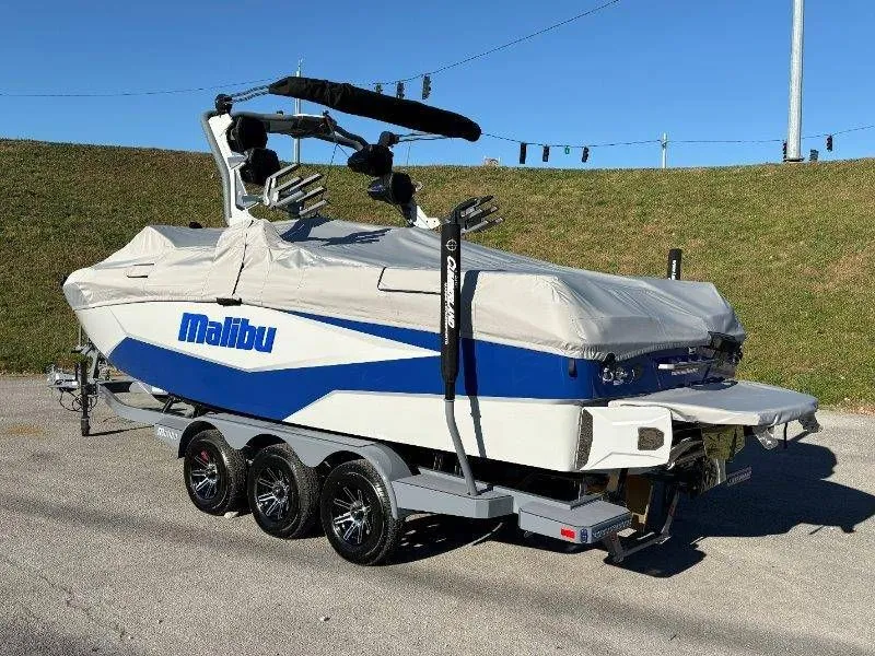 Slide: The Image of Malibu Wakesetter 25 LSV 2026 - 53