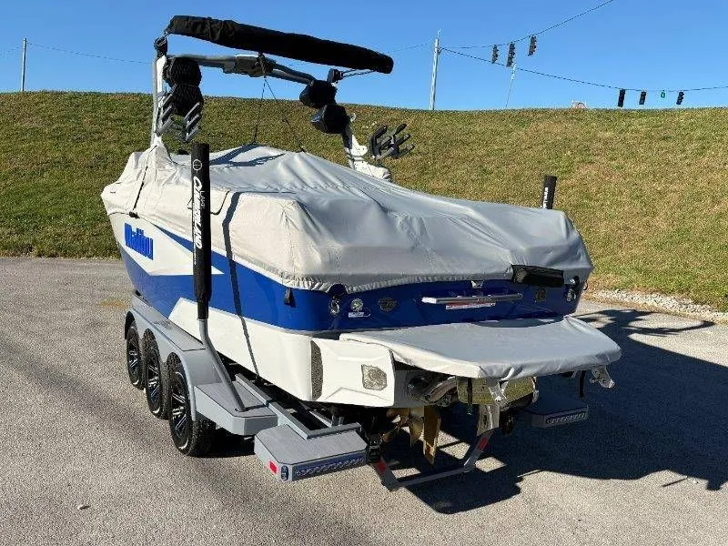 Slide: The Image of Malibu Wakesetter 25 LSV 2026 - 54