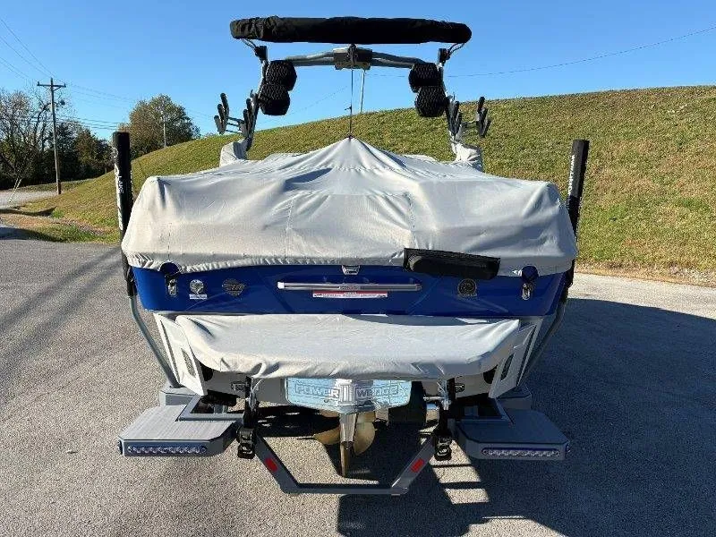 Slide: The Image of Malibu Wakesetter 25 LSV 2026 - 58