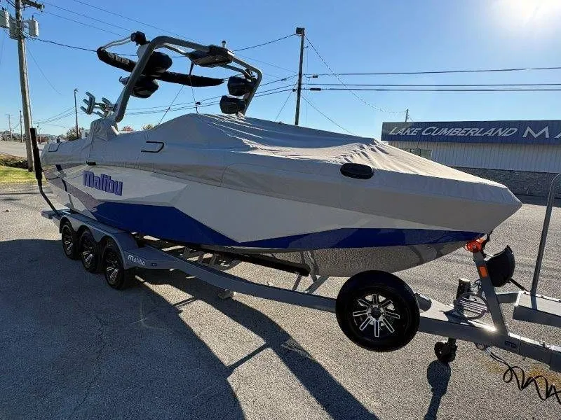 Slide: The Image of Malibu Wakesetter 25 LSV 2026 - 60