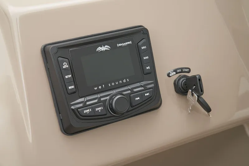 Slide: The Image of Ranger 200F 2025 - 33