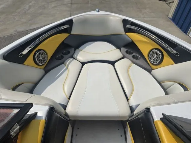 Slide: The Image of Malibu Wakesetter 23 LSV 2012 - 13