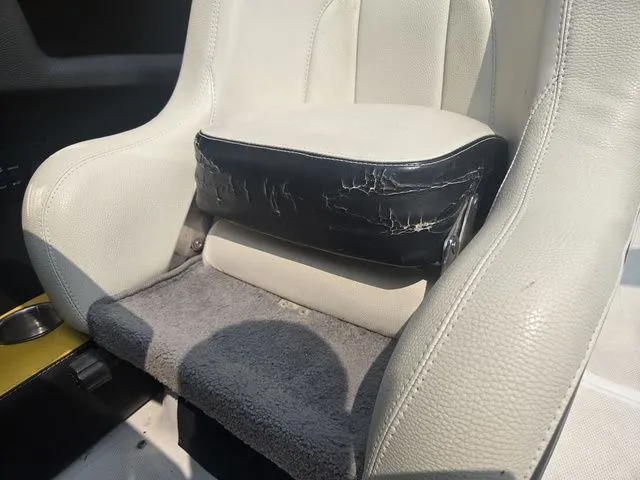 Slide: The Image of Malibu Wakesetter 23 LSV 2012 - 25