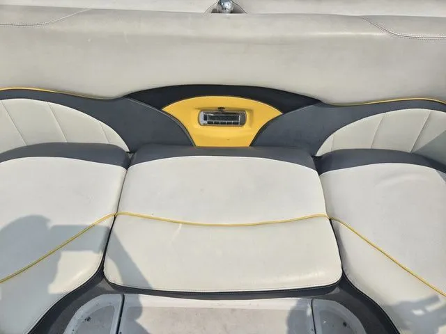 Slide: The Image of Malibu Wakesetter 23 LSV 2012 - 33