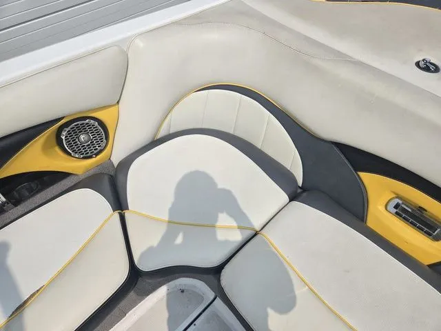 Slide: The Image of Malibu Wakesetter 23 LSV 2012 - 34