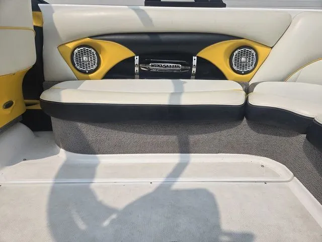 Slide: The Image of Malibu Wakesetter 23 LSV 2012 - 37