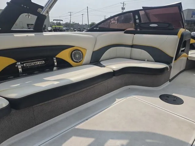 Slide: The Image of Malibu Wakesetter 23 LSV 2012 - 41