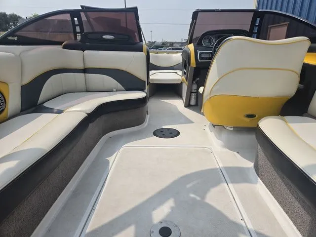 Slide: The Image of Malibu Wakesetter 23 LSV 2012 - 42