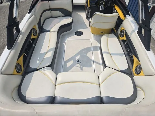 Slide: The Image of Malibu Wakesetter 23 LSV 2012 - 44