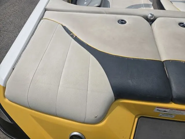 Slide: The Image of Malibu Wakesetter 23 LSV 2012 - 46