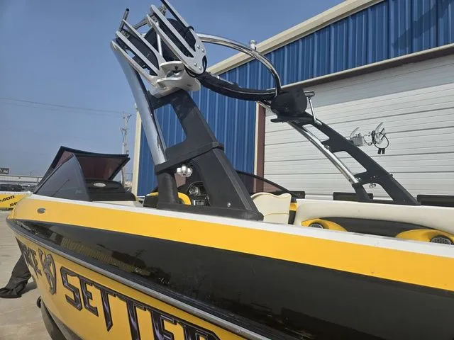 Slide: The Image of Malibu Wakesetter 23 LSV 2012 - 48