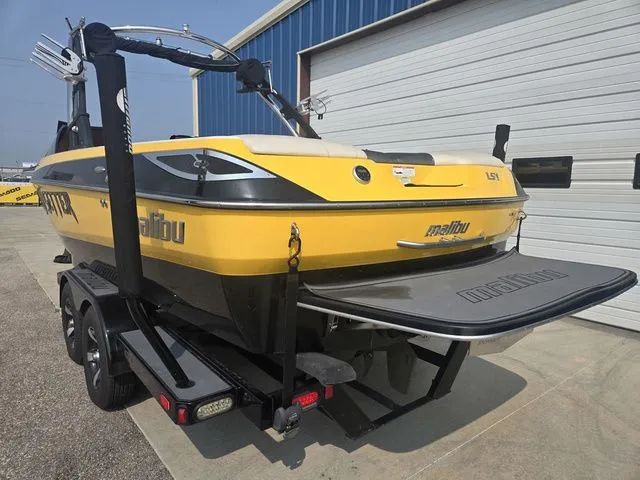 Slide: The Image of Malibu Wakesetter 23 LSV 2012 - 52