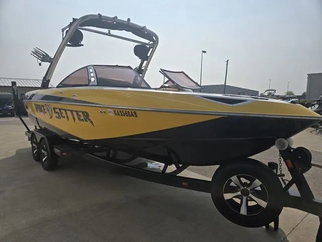 Slide: The Image of Malibu Wakesetter 23 LSV 2012 - 61