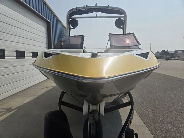 Slide: The Image of Malibu Wakesetter 23 LSV 2012 - 62