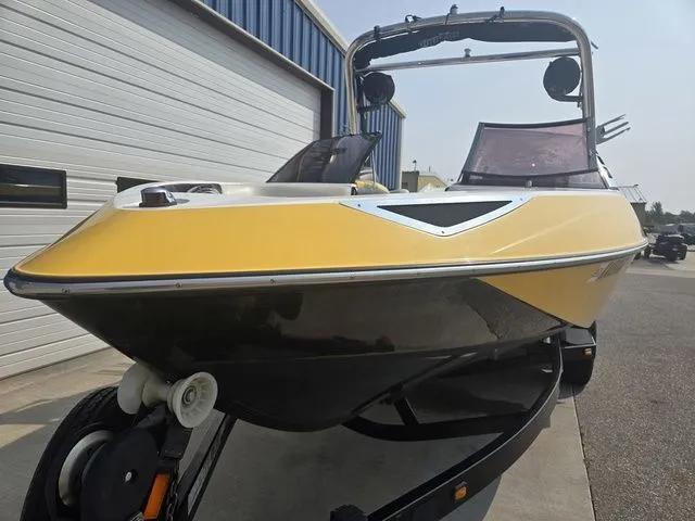 Slide: The Image of Malibu Wakesetter 23 LSV 2012 - 63