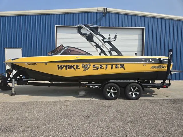 Slide: The Image of Malibu Wakesetter 23 LSV 2012 - 65