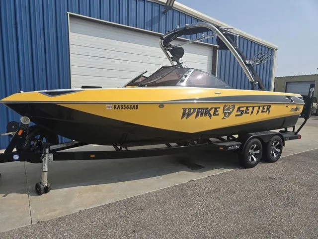 Slide: The Image of Malibu Wakesetter 23 LSV 2012 - 66