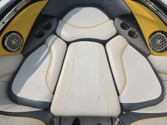 Slide: The Image of Malibu Wakesetter 23 LSV 2012 - 9