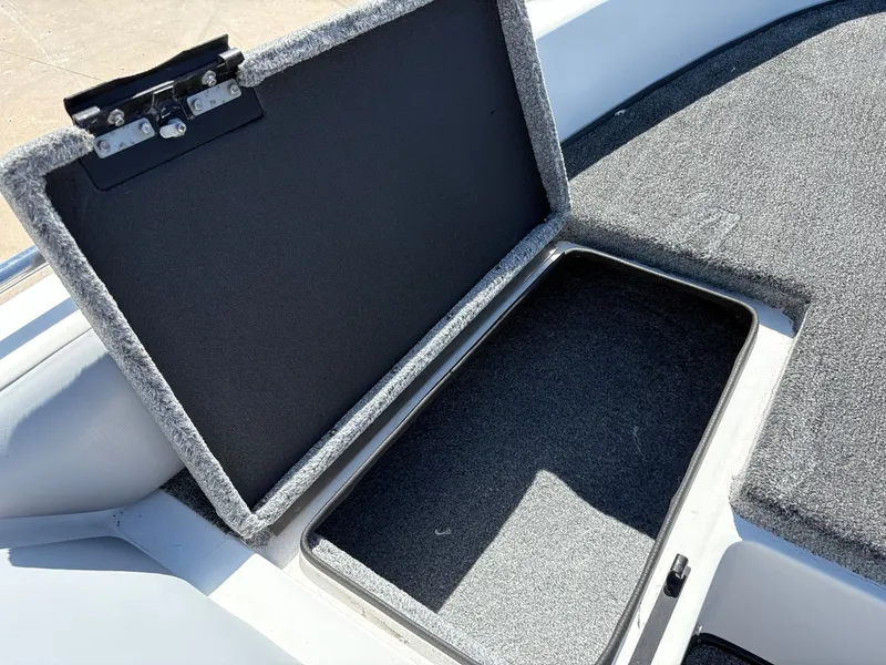 Slide: The Image of Skeeter SL210 2009 - 22