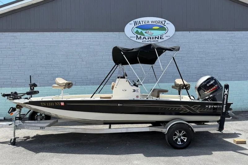 Slide: The Image of 2022 Xpress H20 BAY boat with Yamaha engine at Water Workz Marine. - 1