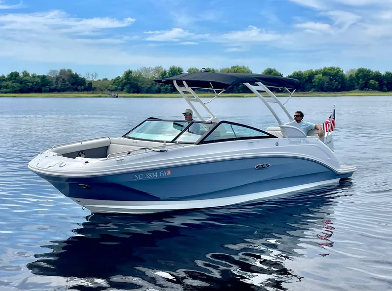 Slide: The Image of Sea Ray 250SD-OB 2023 - 0