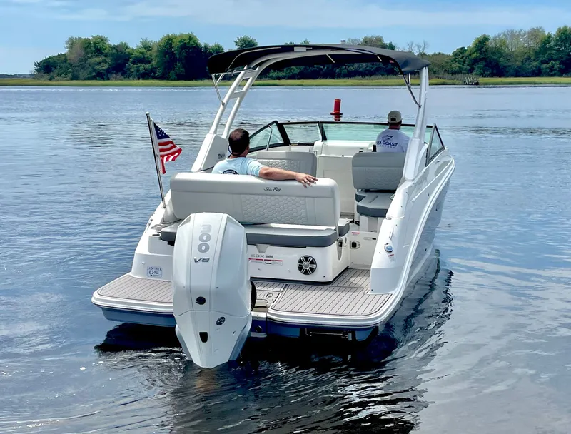 Slide: The Image of Sea Ray 250SD-OB 2023 - 11