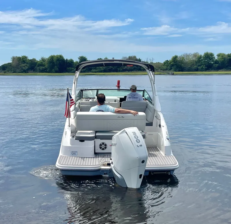 Slide: The Image of Sea Ray 250SD-OB 2023 - 12