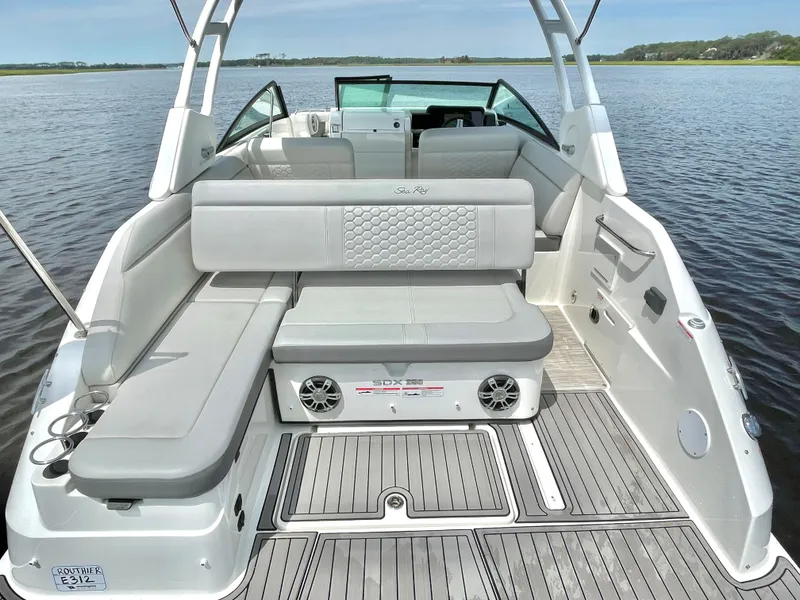 Slide: The Image of Sea Ray 250SD-OB 2023 - 22