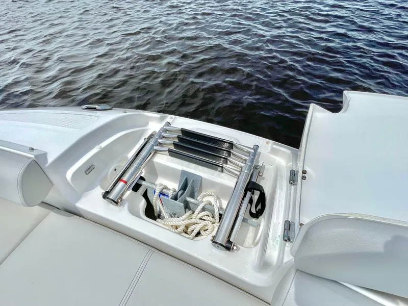 Slide: The Image of Sea Ray 250SD-OB 2023 - 46