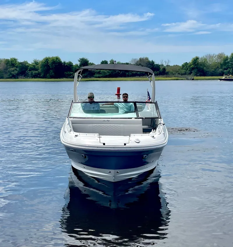 Slide: The Image of Sea Ray 250SD-OB 2023 - 8