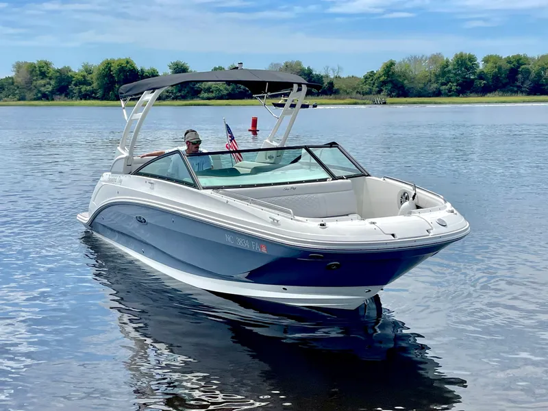 Slide: The Image of Sea Ray 250SD-OB 2023 - 9