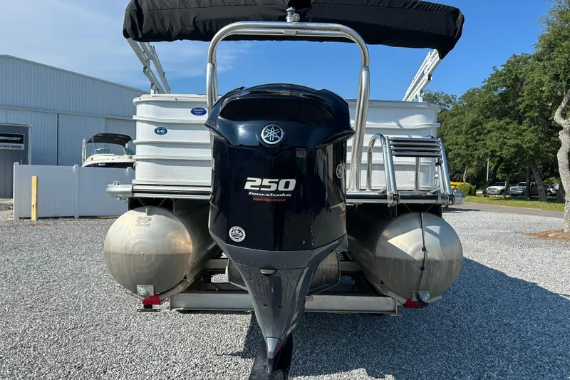 Slide: The Image of 2016 Crest Classic 250 SLR2 pontoon boat with Yamaha 250 outboard motor. - 4