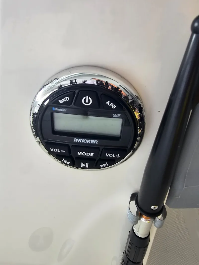 Slide: The Image of White River Tahoe Boats, T16 2021 - 23