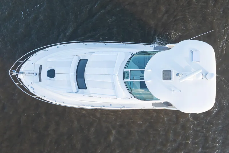 Slide: The Image of Top view of a 2007 Sea Ray 40 Motor Yacht on water. - 15