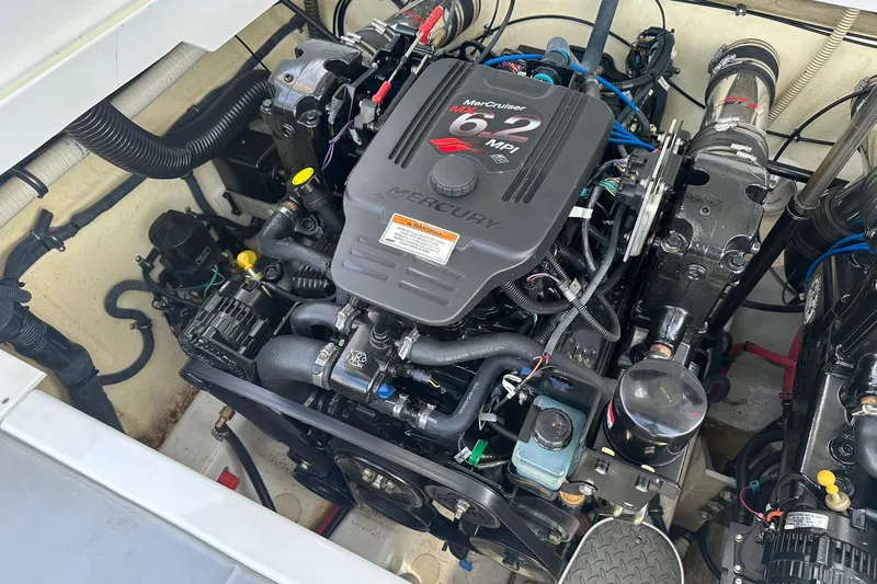 Slide: The Image of Engine of 2008 Formula 292 FASTech boat, featuring a MerCruiser 6.2 MPI motor. - 21