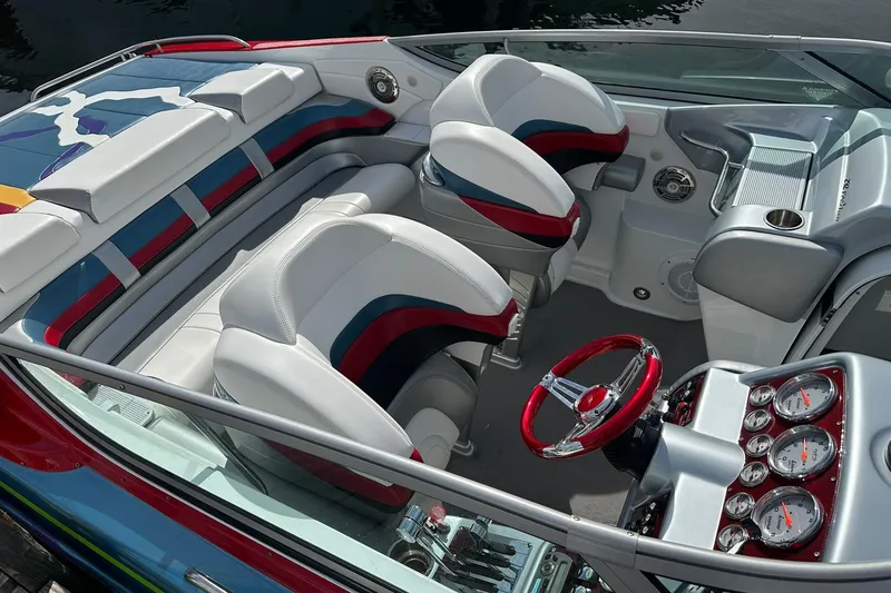 Slide: The Image of 2008 Formula 292 FASTech boat interior with stylish seating and modern dashboard. - 4
