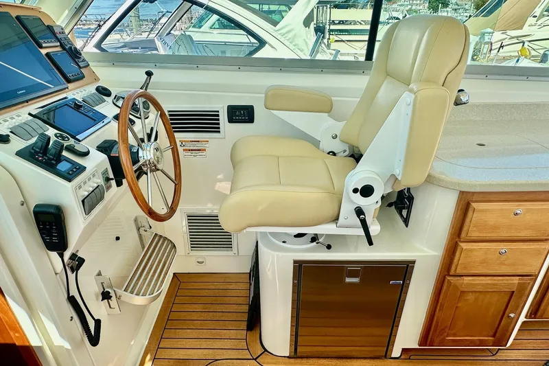 Slide: The Image of Helm Station - 25