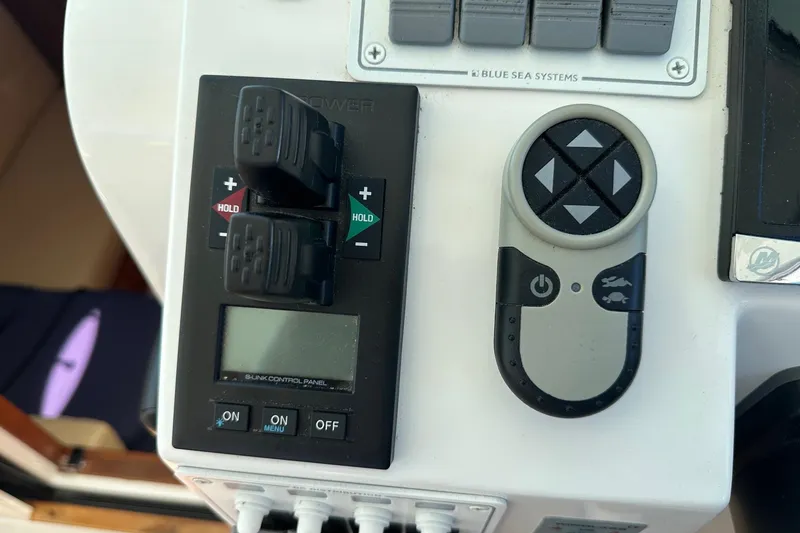 Slide: The Image of Easy Dock Bow and Spotlight Remote - 29