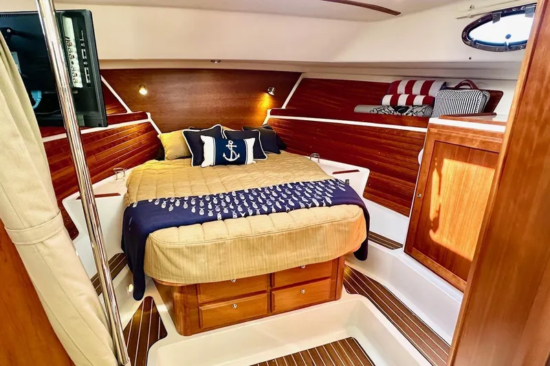 Slide: The Image of Primary Berth - 40