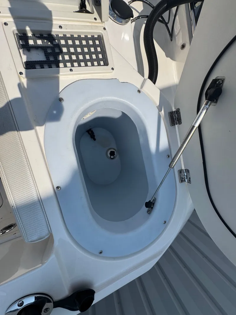 Slide: The Image of Wellcraft 30 Scarab Offshore 2017 - 10