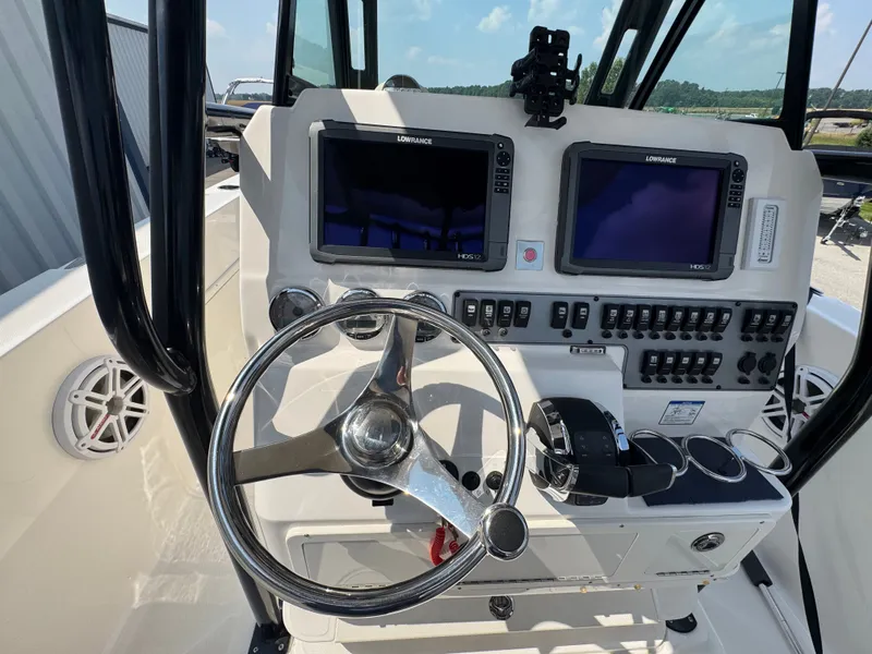 Slide: The Image of Wellcraft 30 Scarab Offshore 2017 - 14