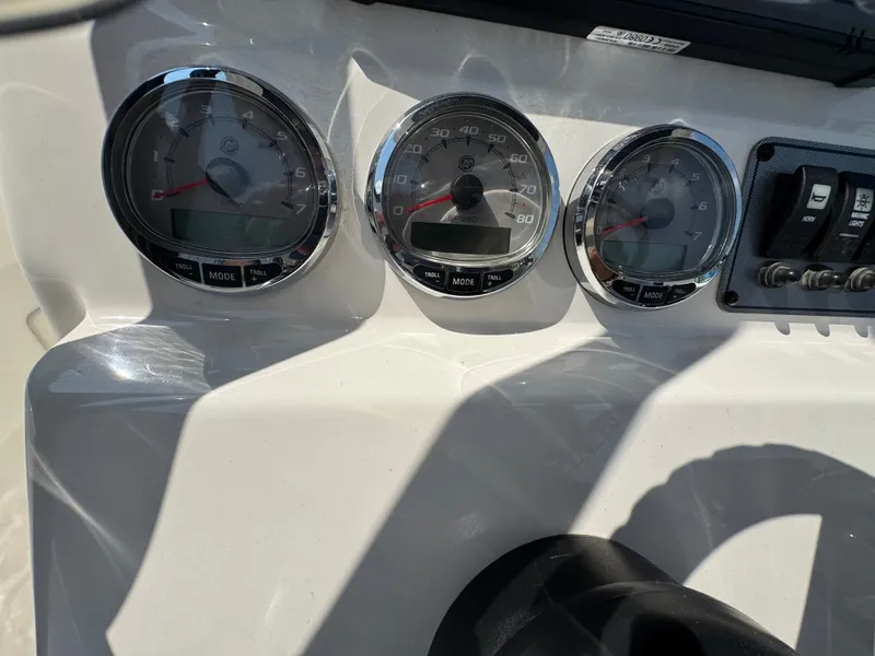 Slide: The Image of Wellcraft 30 Scarab Offshore 2017 - 15