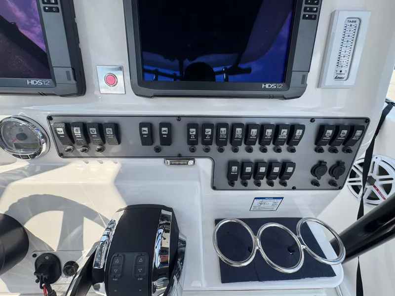 Slide: The Image of Wellcraft 30 Scarab Offshore 2017 - 16