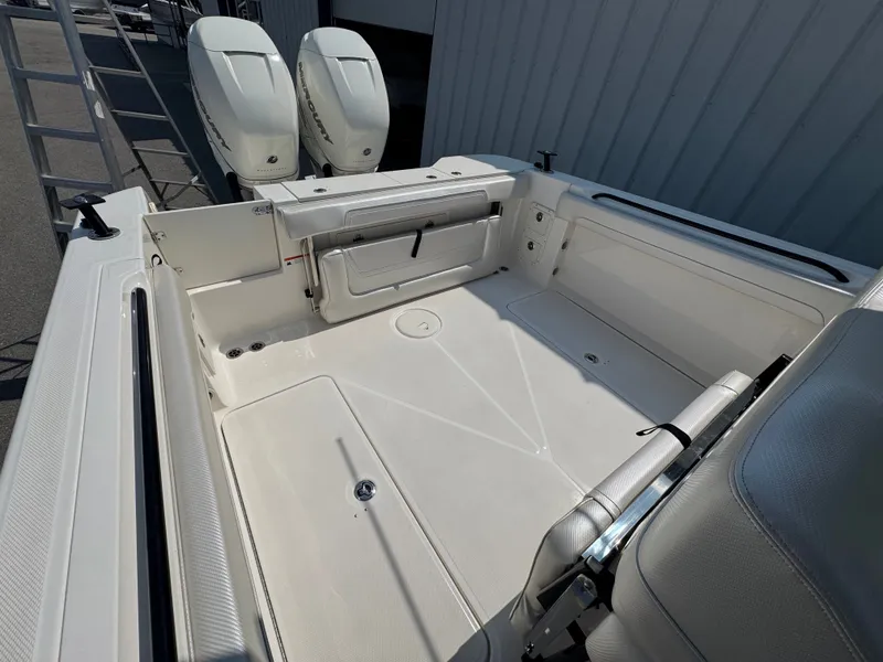 Slide: The Image of Wellcraft 30 Scarab Offshore 2017 - 5