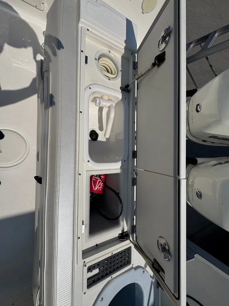 Slide: The Image of Wellcraft 30 Scarab Offshore 2017 - 9