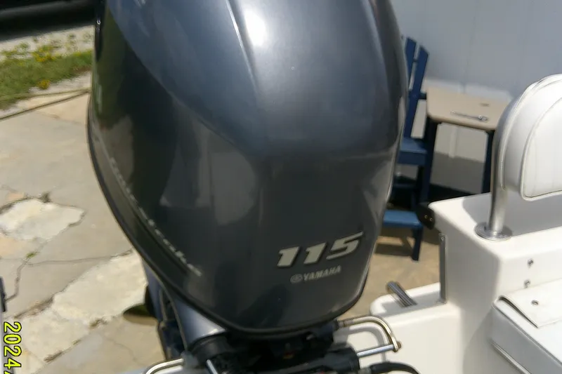 Slide: The Image of 2015 KenCraft 2060 BAYRIDER with Yamaha 115 outboard motor. - 7