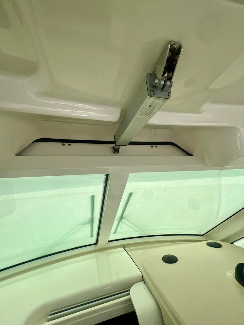 Slide: The Image of Boston Whaler 315 Conquest 2019 - 19