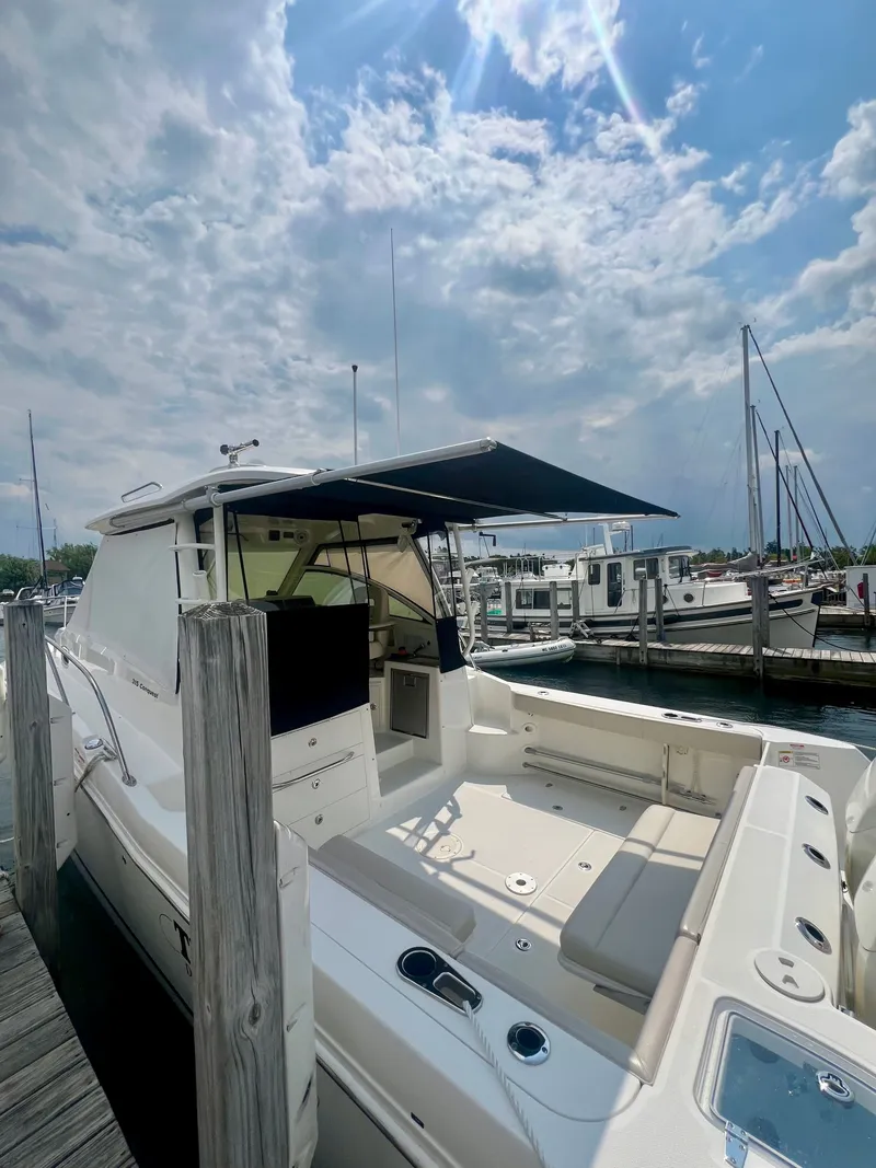 Slide: The Image of Boston Whaler 315 Conquest 2019 - 2