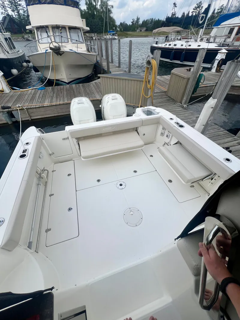 Slide: The Image of Boston Whaler 315 Conquest 2019 - 4