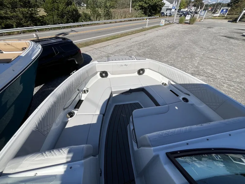 Slide: The Image of Sea Ray SDX 230 Outboard 2026 - 16